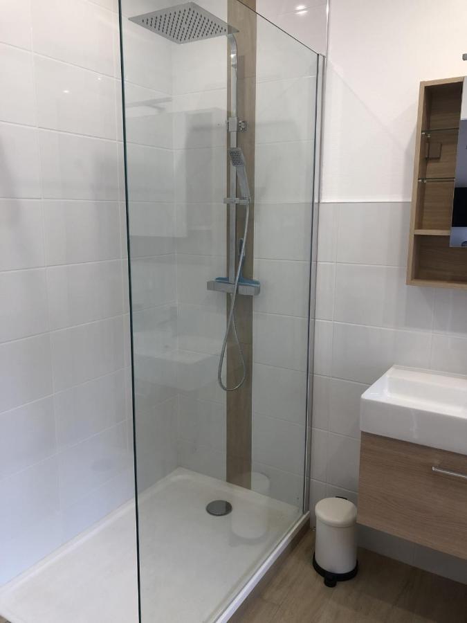 A La Belle Etoile Apartment Монбризон Екстериор снимка